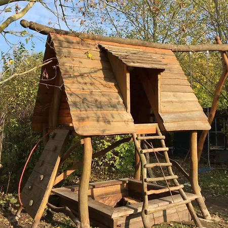Seeschwalbe Und Lachmoewe Im Haus Findling Apartamento